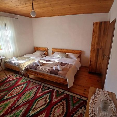 Priska e Madhe Bujtina Tusha酒店 外观 照片